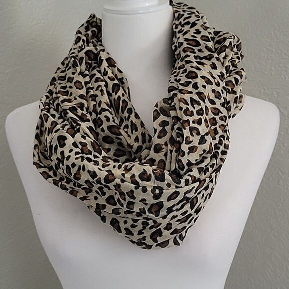 Lot of 3 figure 8 infinity scarves soft one size - Picture 3 of 6